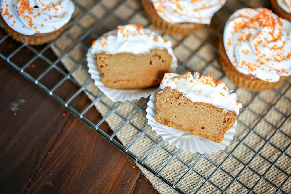thanksgiving-dessert-pumpkin-cupcakes